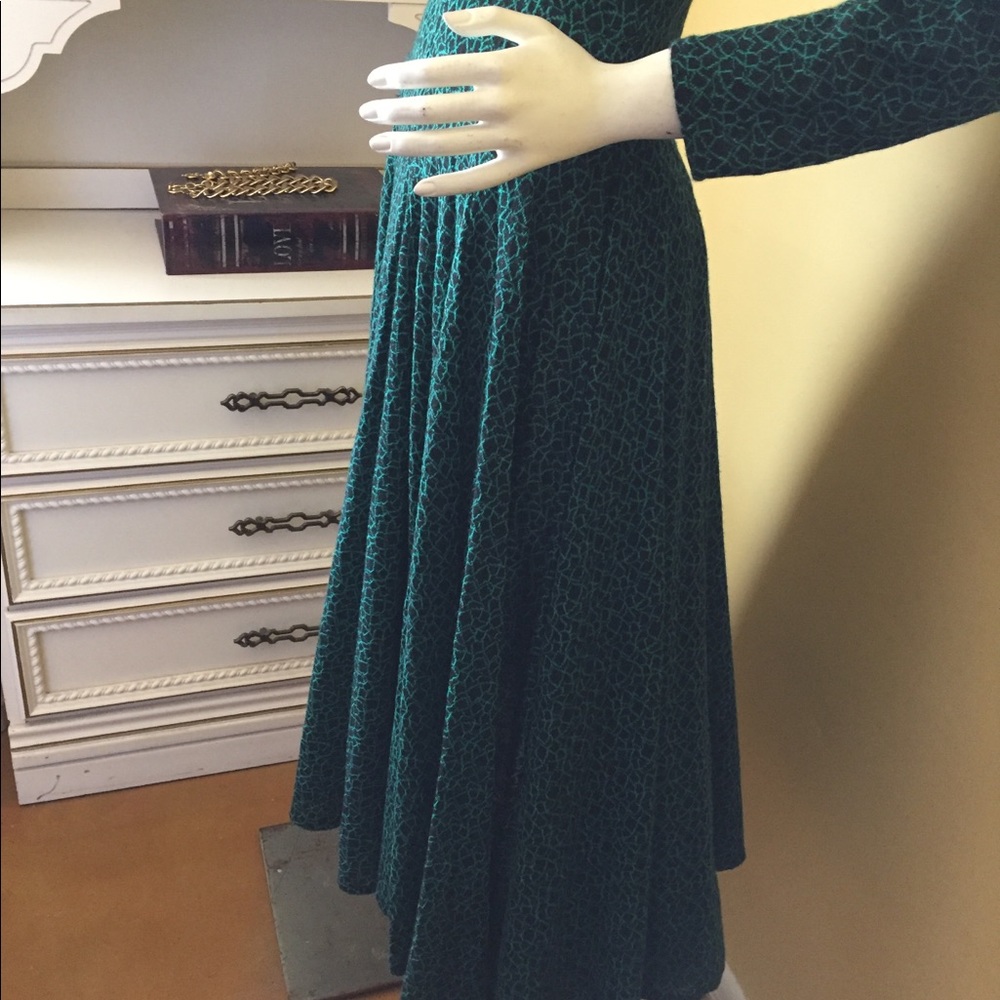 Vintage Alison Peters Green and black dress. - Picture 5 of 7